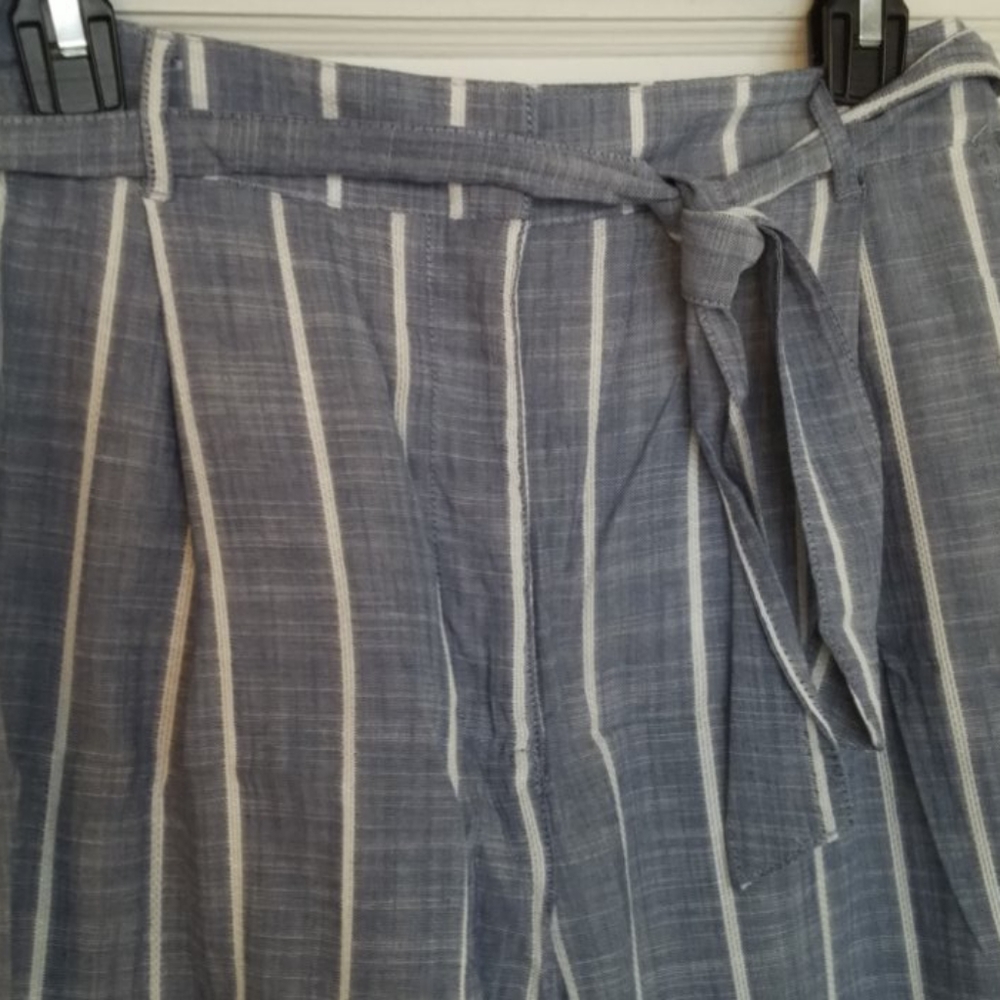 Universal Threads Wide Capri - Picture 2 of 6